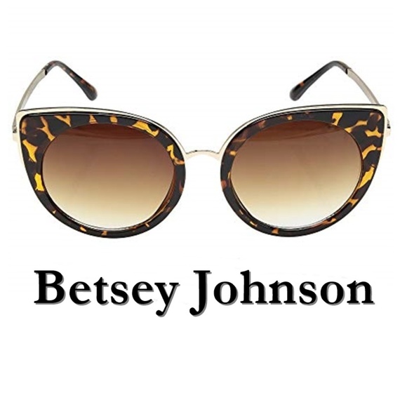 Betsey Johnson Accessories - Trendy Cat Eye Tortoiseshell Designer Sunglasses